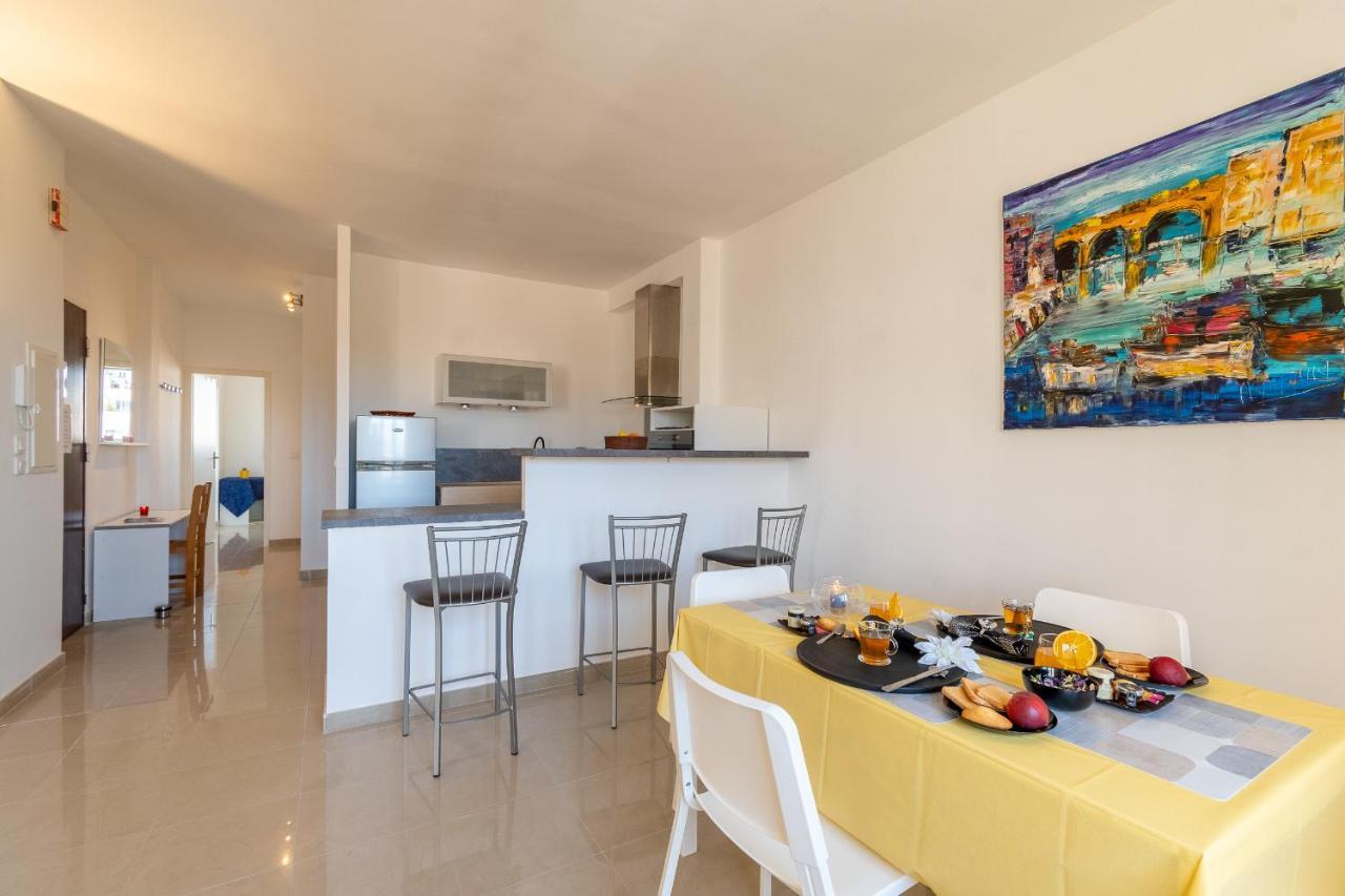 Celebre Vieux Port, Marseille Apartamento Exterior foto