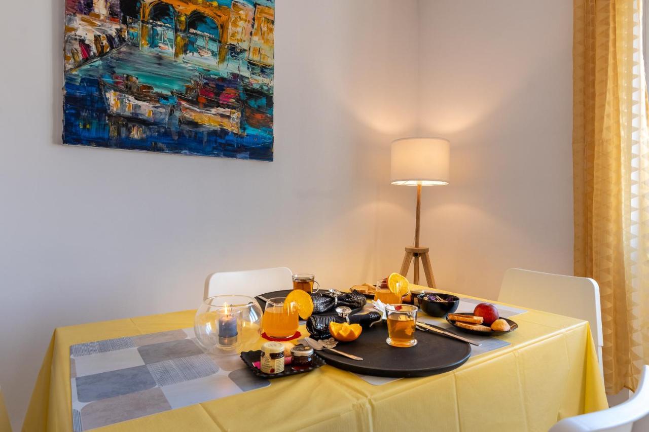 Celebre Vieux Port, Marseille Apartamento Exterior foto